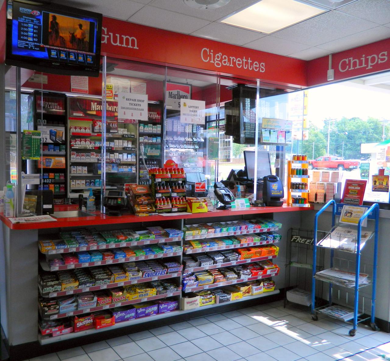 Convenience Store | Grocery store design, Store design interior, Store ...